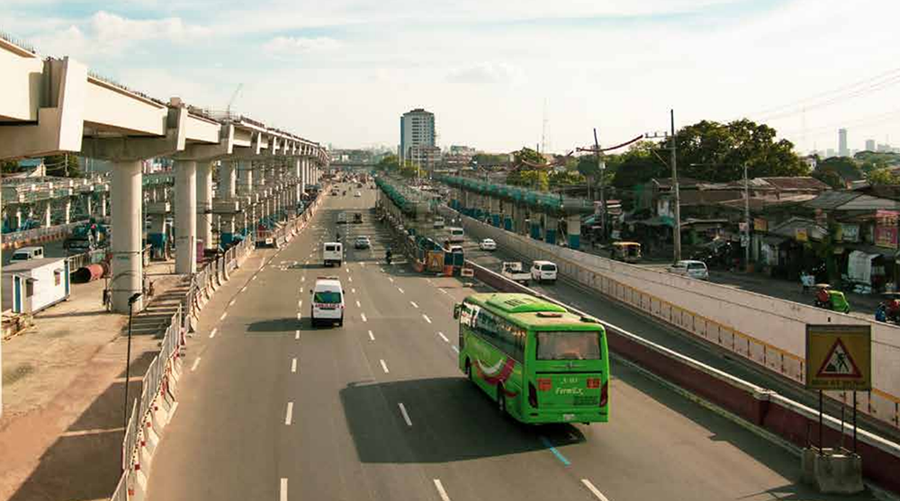 Work progresses on this MRT-7 section on Commonwealth Ave. coming from San Jose Del Monte, Bulacan.